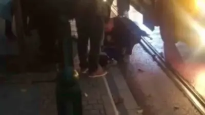 Bursa’da meydana gelen kazada minibüsün çarptığı 9 yaşındaki çocuk yaralandı.