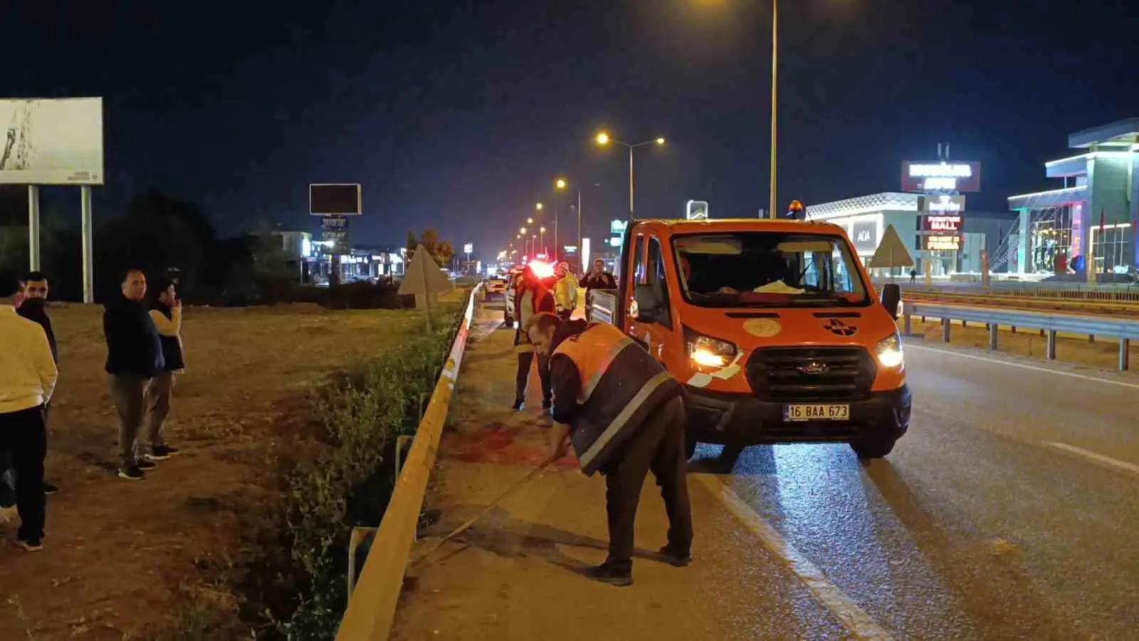 Bursa’nın İnegöl ilçesinde meydana gelen kazada 3 motosiklet çarpıştı; 1’i