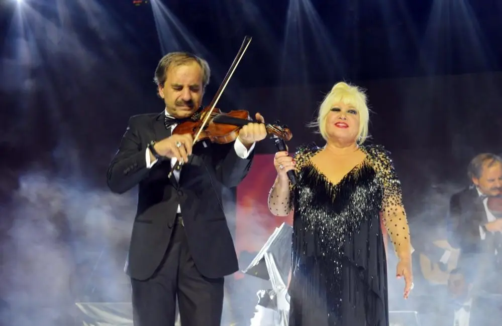 Türk sanat müziği sanatçısı Muazzez Abacı 78 yaşında ABD’de hayatını