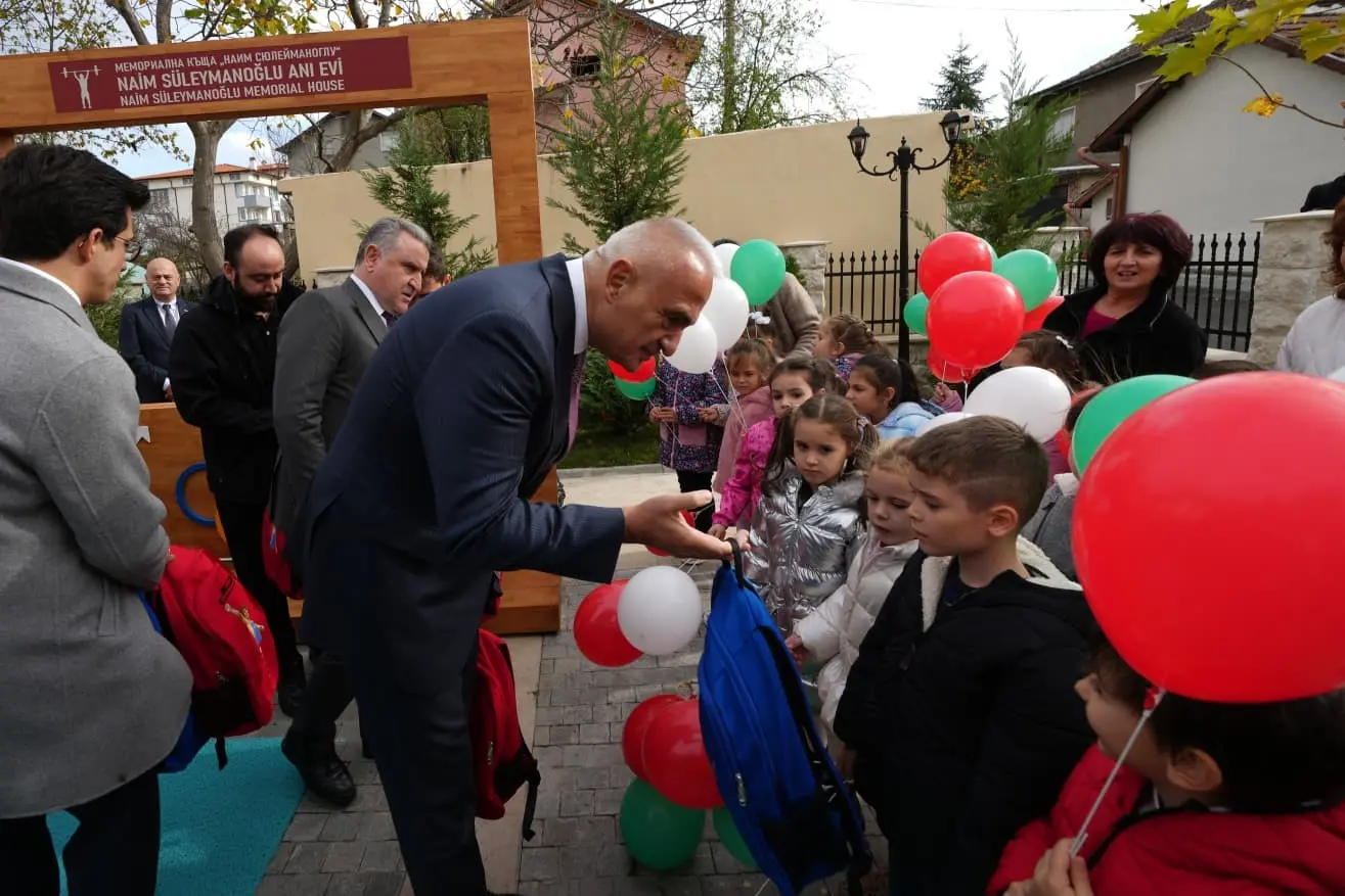 Bulgaristan’ın Kırcaali iline bağlı Mestanlı (Momçilgrad) kasabasında, dünya halter tarihine
