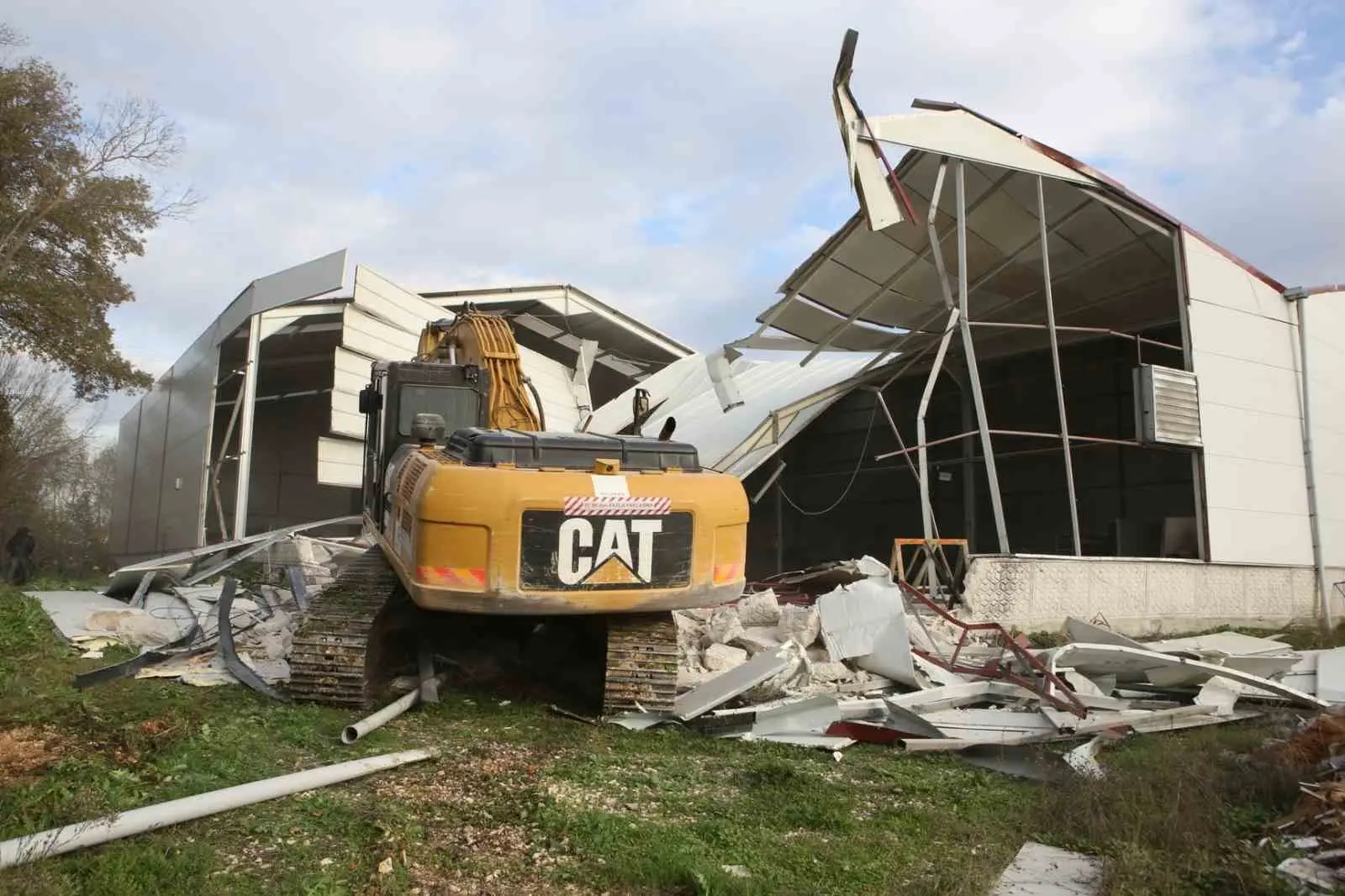 Nilüfer Belediyesi ekipleri, Yaylacık, Ürünlü ve Alaaddinbey Mahalleri’nde toplam 2