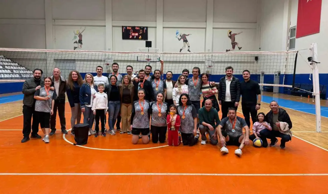 Nilüfer Belediyesi çalışanları arasında düzenlenen voleybol turnuvası sona erdi. Beş