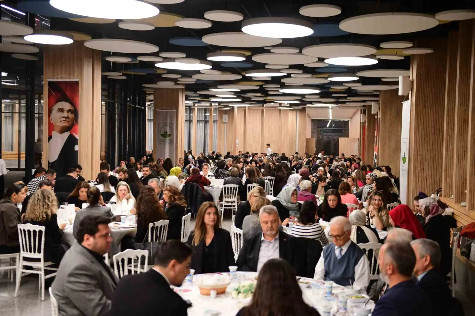 Osmangazi Belediyesi, 24 Kasım Öğretmenler Günü’nü özel etkinlikler ile kutladı.