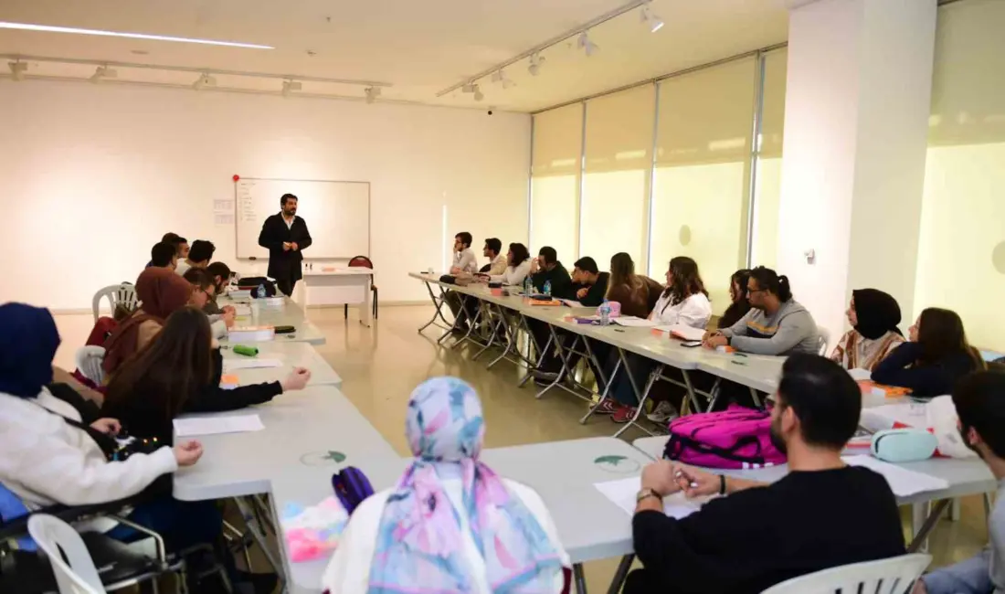 Osmangazi Belediyesi, hayata geçirdiği nitelikli kurslar sayesinde engelli bireylerin 2026