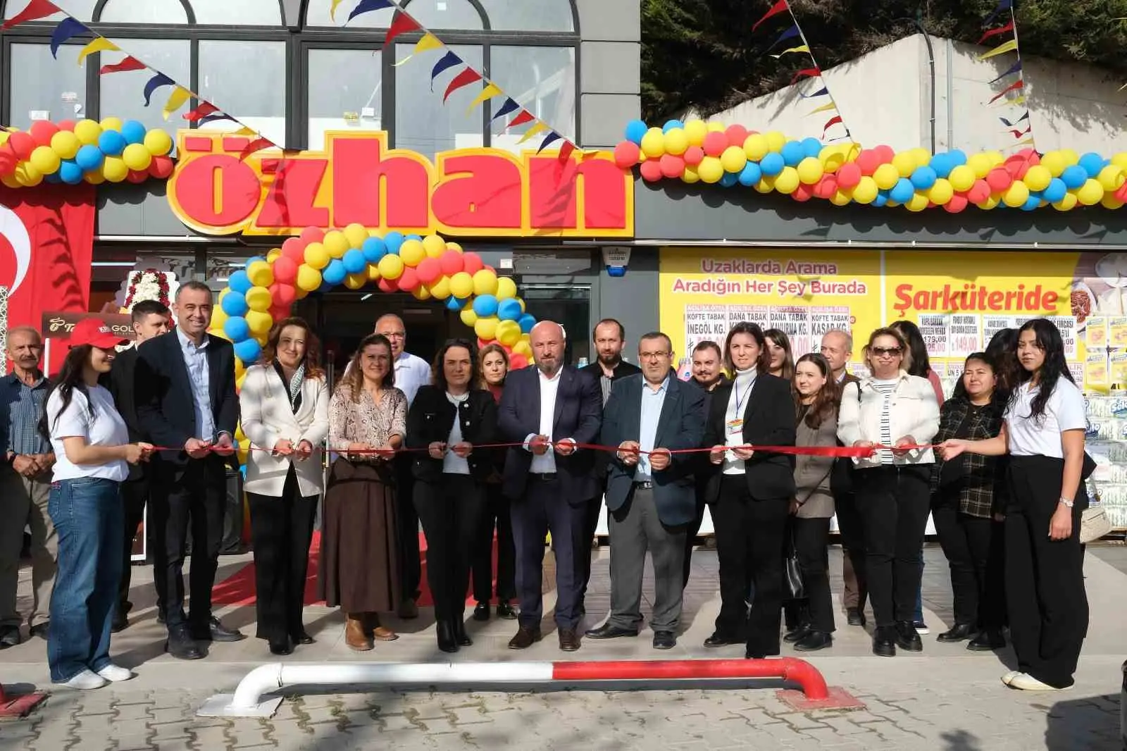 Bursa’nın ilk yerel marketler zinciri Özhan Market, Bursa’nın Nilüfer ilçesi