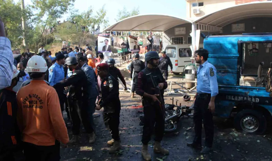 Pakistan’da Yüksek Mahkeme binasının önünde gerçekleştirilen intihar saldırısı Pakistan Talibanı