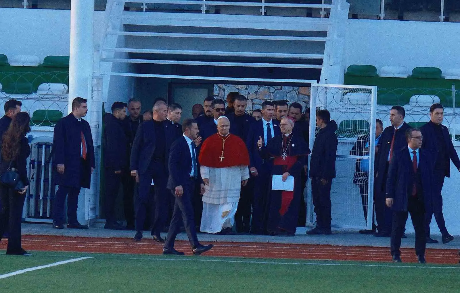 İznik’te ayin gerçekleştiren Katoliklerin Ruhani Lideri Papa 14.Leo helikopterle ilçeden