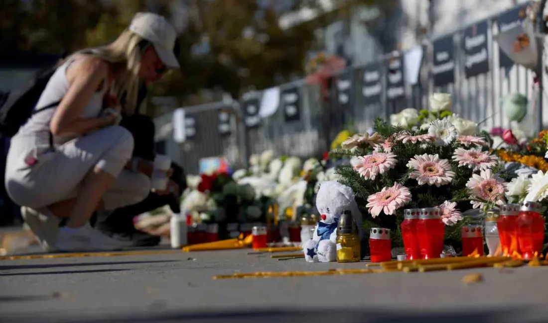 Sırbistan’da on binlerce protestocu, Novi Sad Tren İstasyonu’nda 16 kişinin