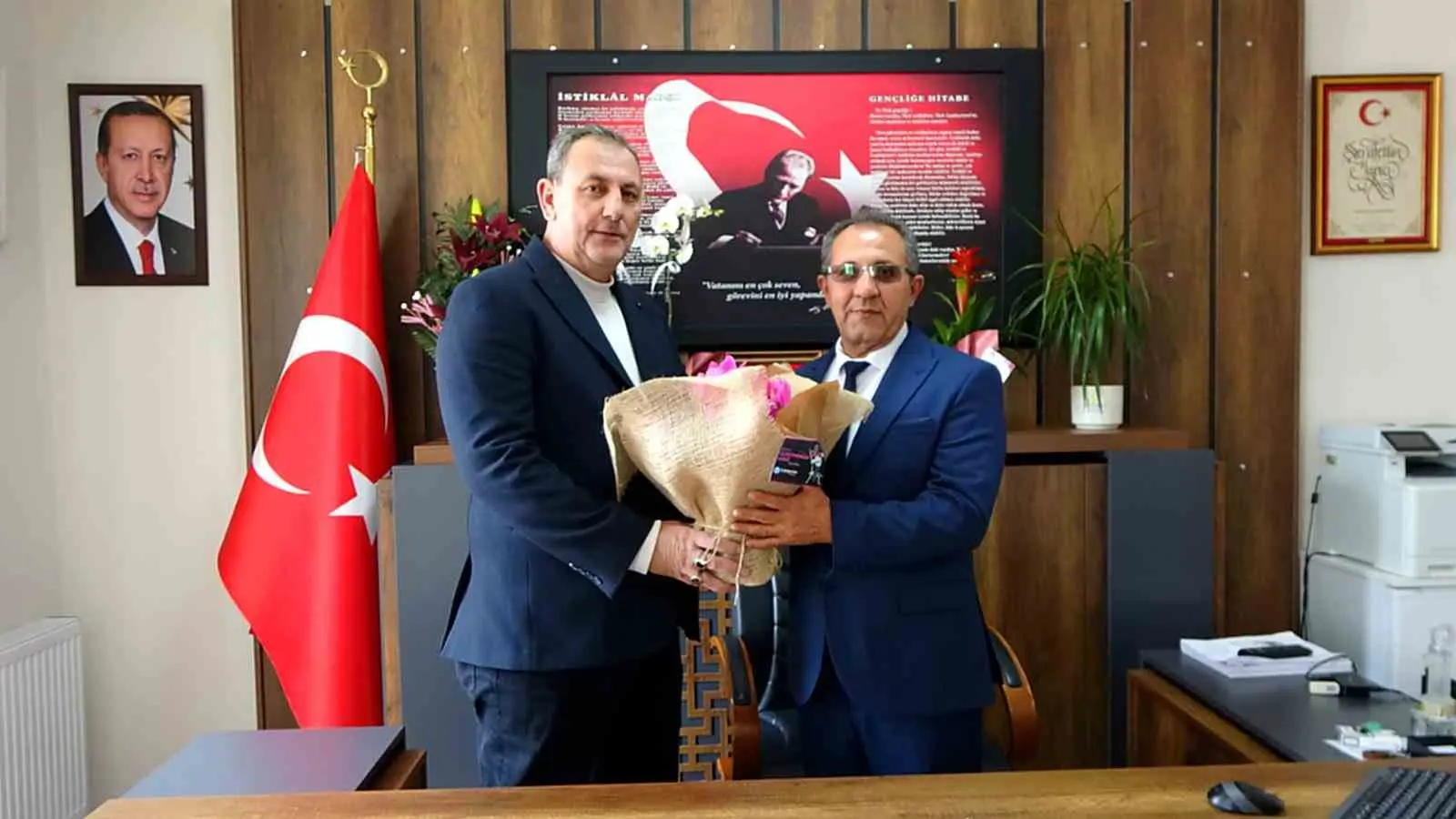 Söke Belediyesi, 24 Kasım Öğretmenler Günü dolayısıyla ilçedeki öğretmenleri unutmadı.