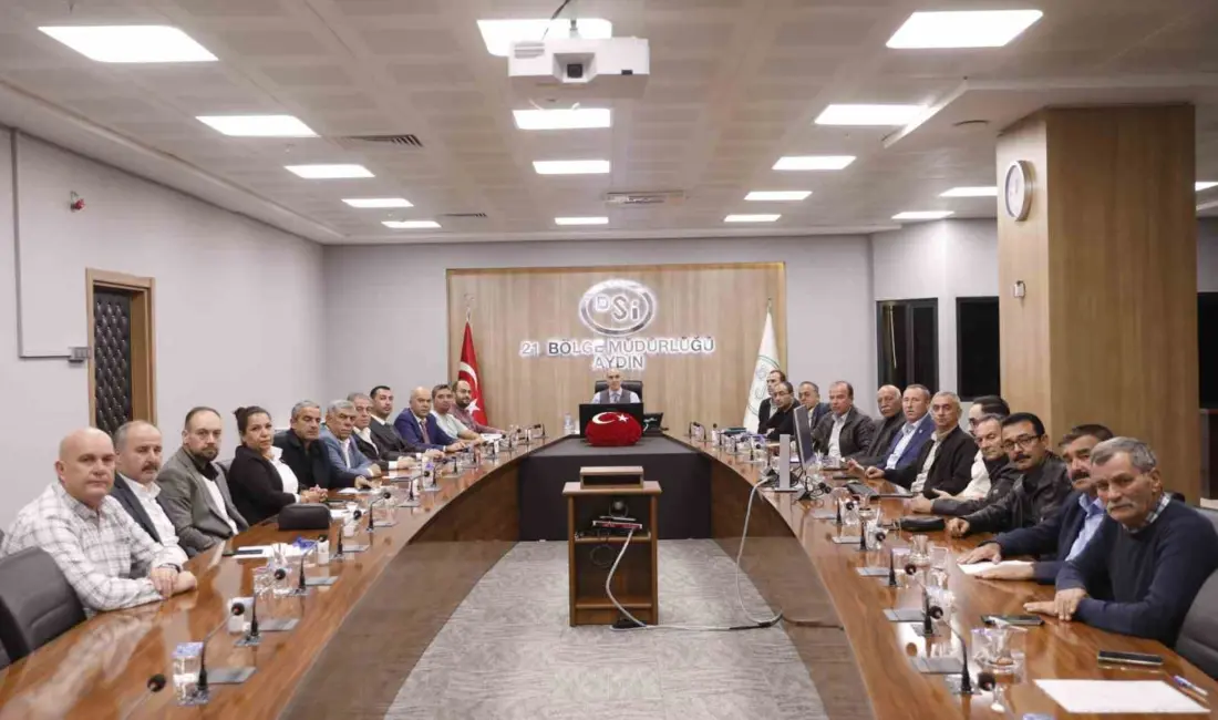 Söke’de mahalle muhtarlarından gelen talepler doğrultusunda düzenlenen toplantıda dere temizliği,