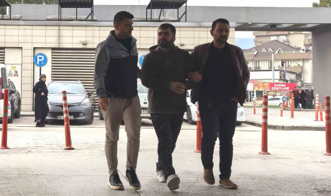 Bursa’nın İnegöl ilçesinde, açık cezaevinin tellerinden tırmanarak kaçan M.B., polis