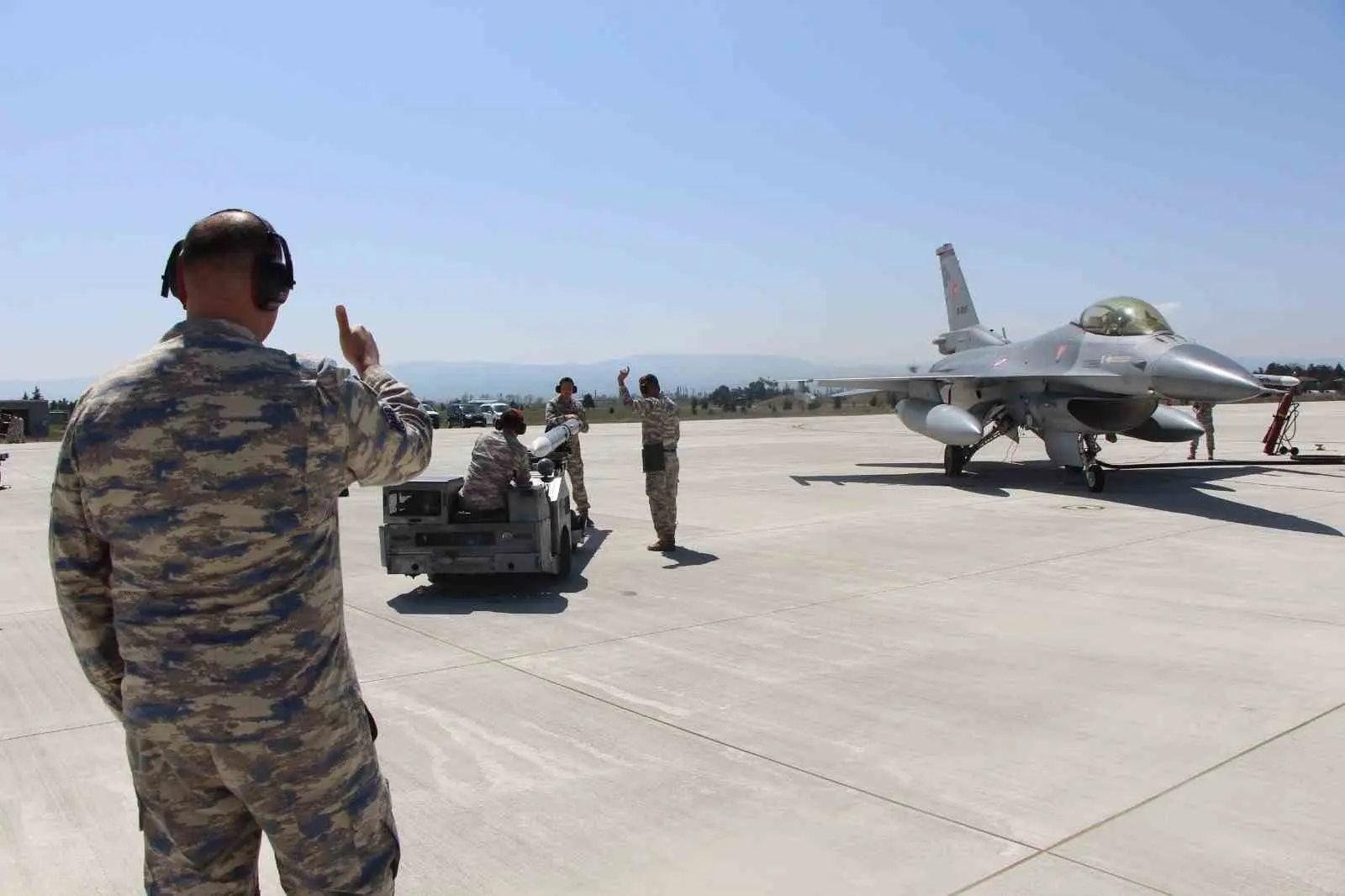 Gürcistan’da düşen Türk Hava Kuvvetleri’ne ait C-130 askeri kargo uçağında