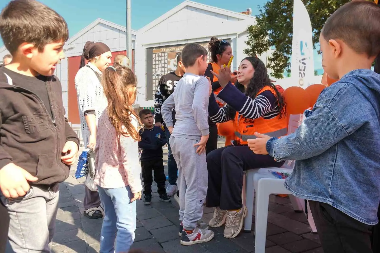 Uludağ Enerji, her yıl Kasım ayında düzenlenen Lösemili Çocuklar Haftası