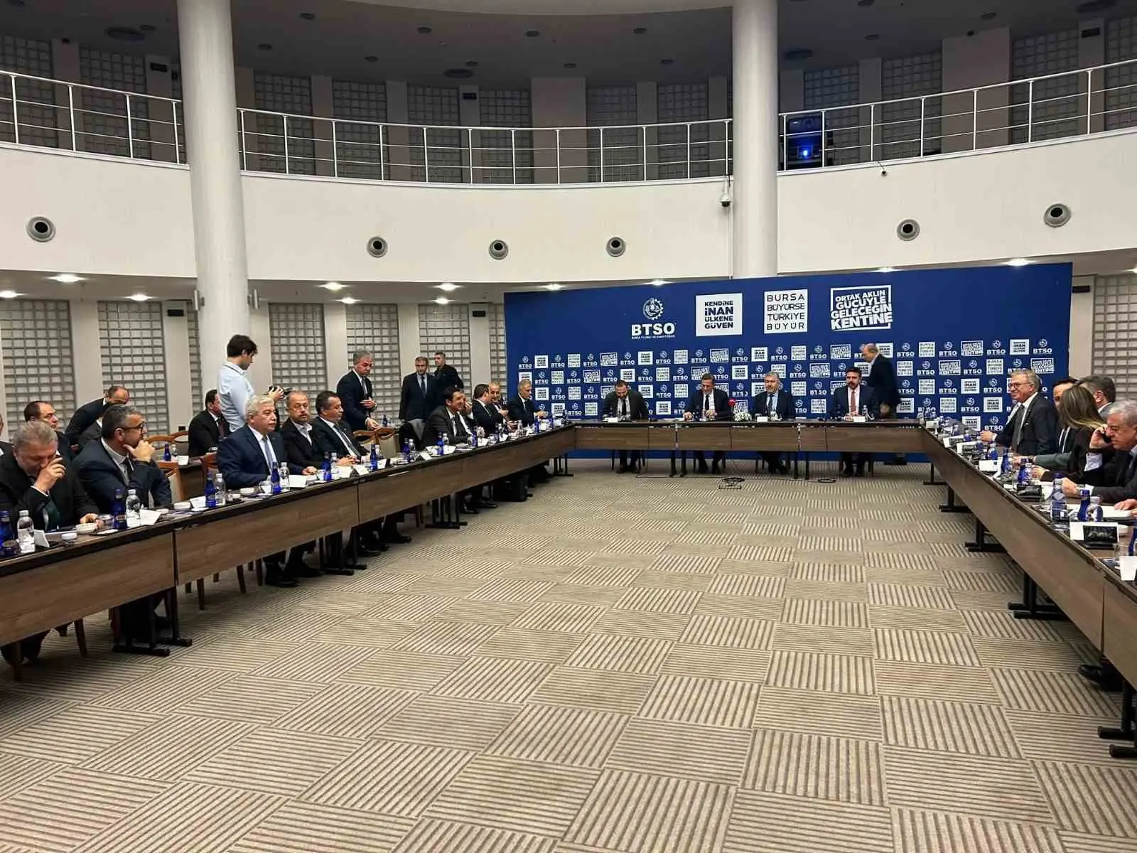 Bursa sanayisine yönelik politika ve stratejileri belirlemek, sorunları ele almak