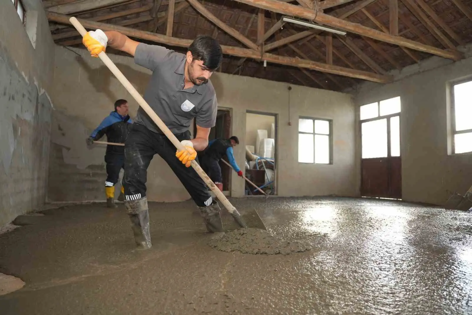 Yenişehir Belediyesi Süleymaniye Mahallesi’ne yeni bir düğün salonu kazandırıyor. Yenişehir