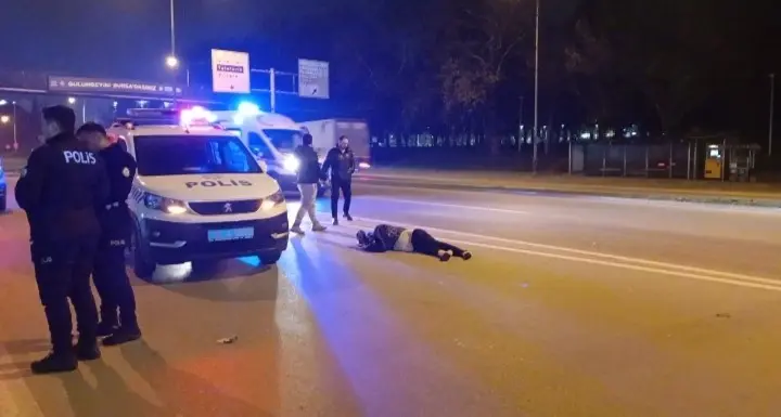 Bursa’da 100 metre mesafedeki üst geçidi kullanmayıp ana yolu kullanan