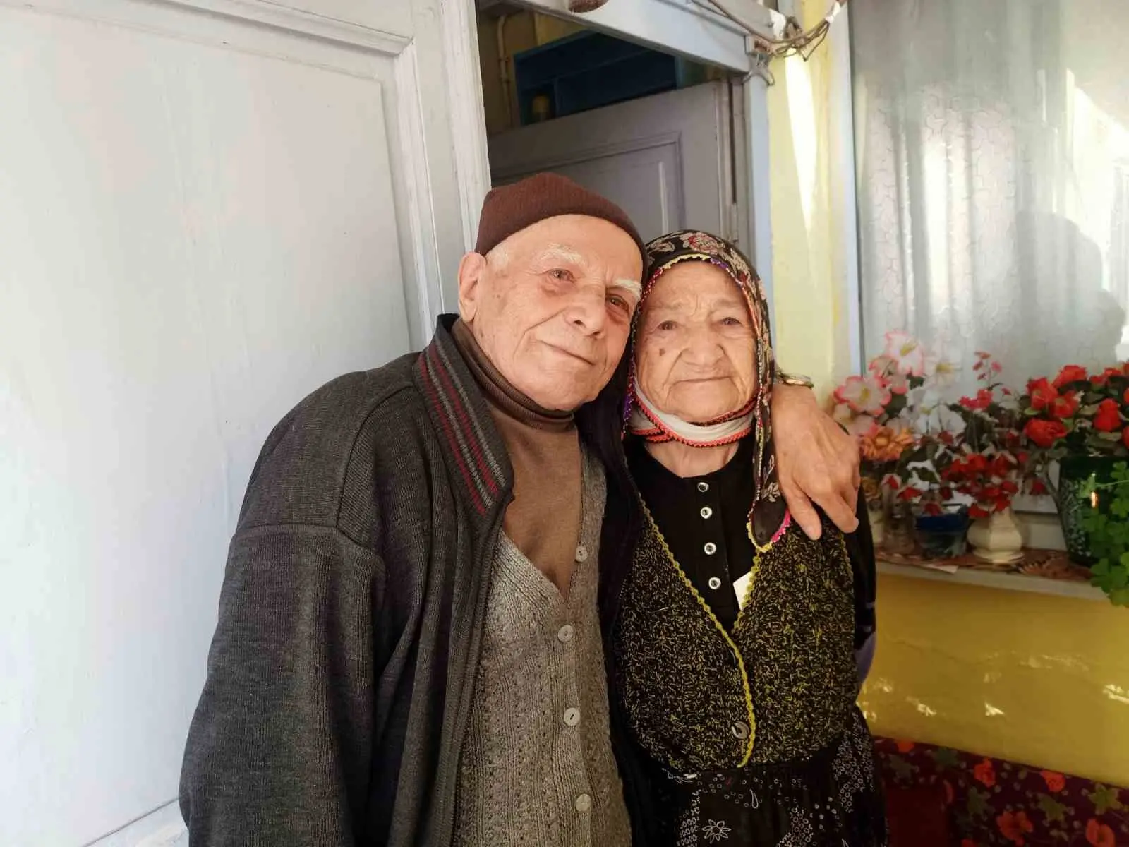 Bursa’nın Keles ilçesinde 93’lük delikanlı, Saffet Cansal ve eşi 1993