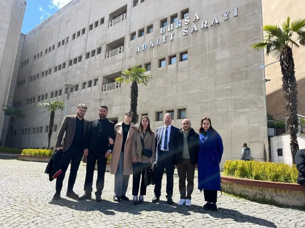 Bursa’da özel bir diş kliniğinde sedasyon altında gerçekleştirilen işlem sonrası