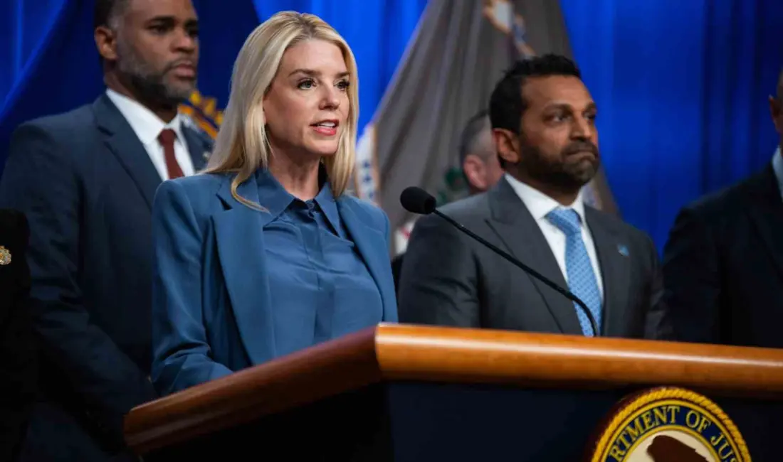 ABD Adalet Bakanı Pam Bondi, FBI’ın Los Angeles ve Orange