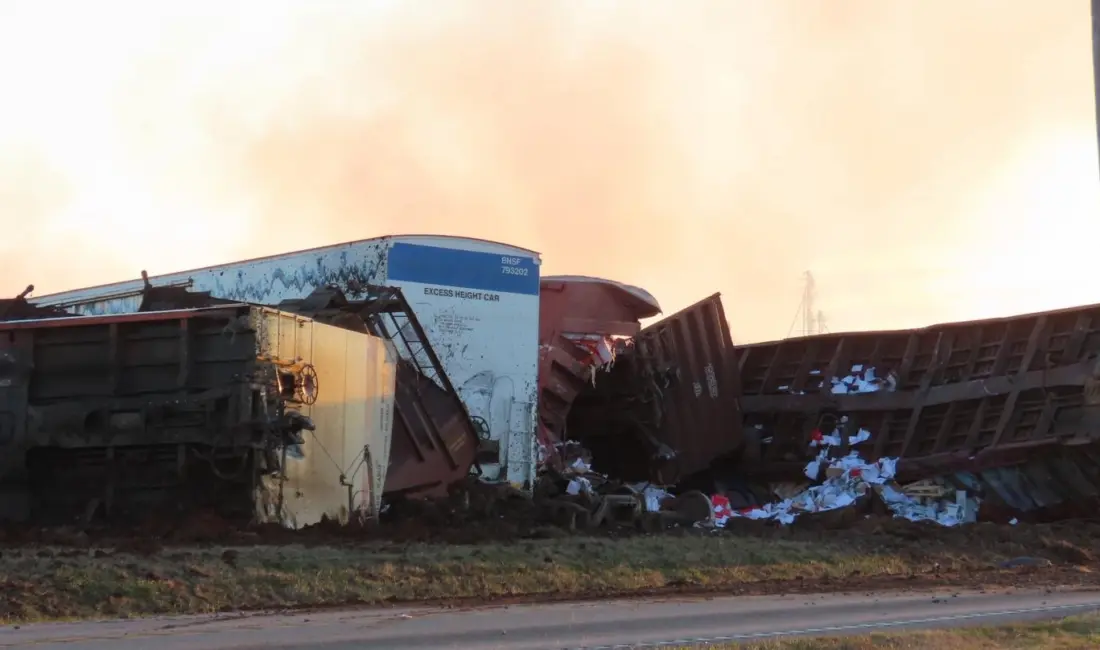 ABD’nin Kentucky eyaletinde kükürt taşıyan trenin raydan çıkması sonucu meydana
