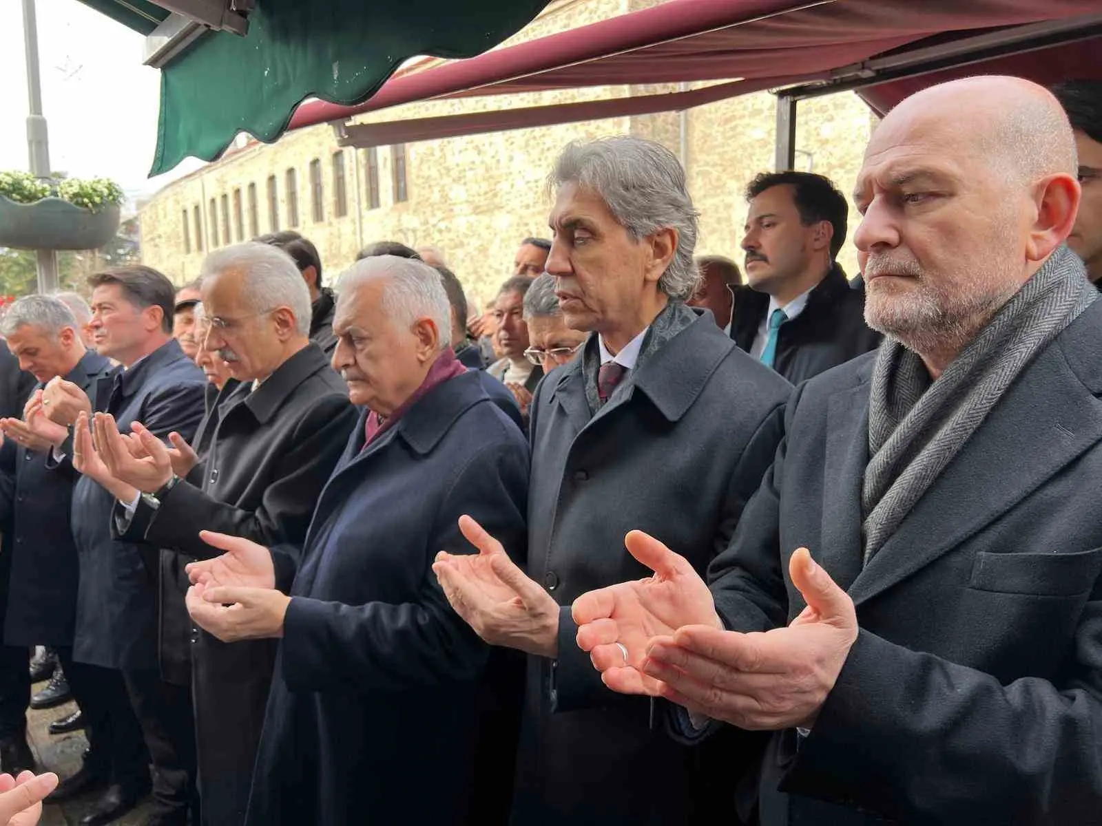 Dün geçirdiği kalp krizi sonrasında hayatını kaybeden AK Parti Genel