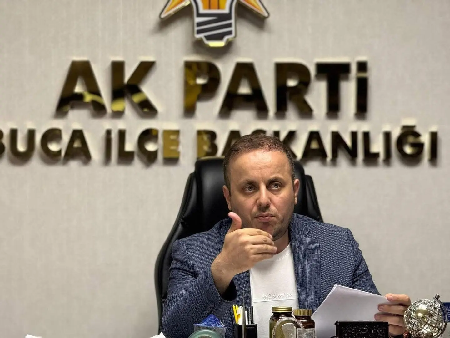AK Parti Buca İlçe Başkanı Cihangir Sağır, belediye işçileri maaşlarını