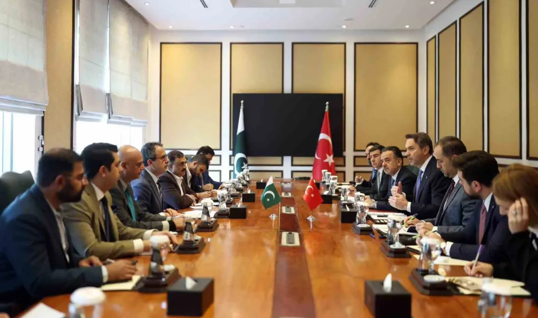 Enerji ve Tabii Kaynaklar Bakanı Alparslan Bayraktar, Pakistan temasları kapsamında