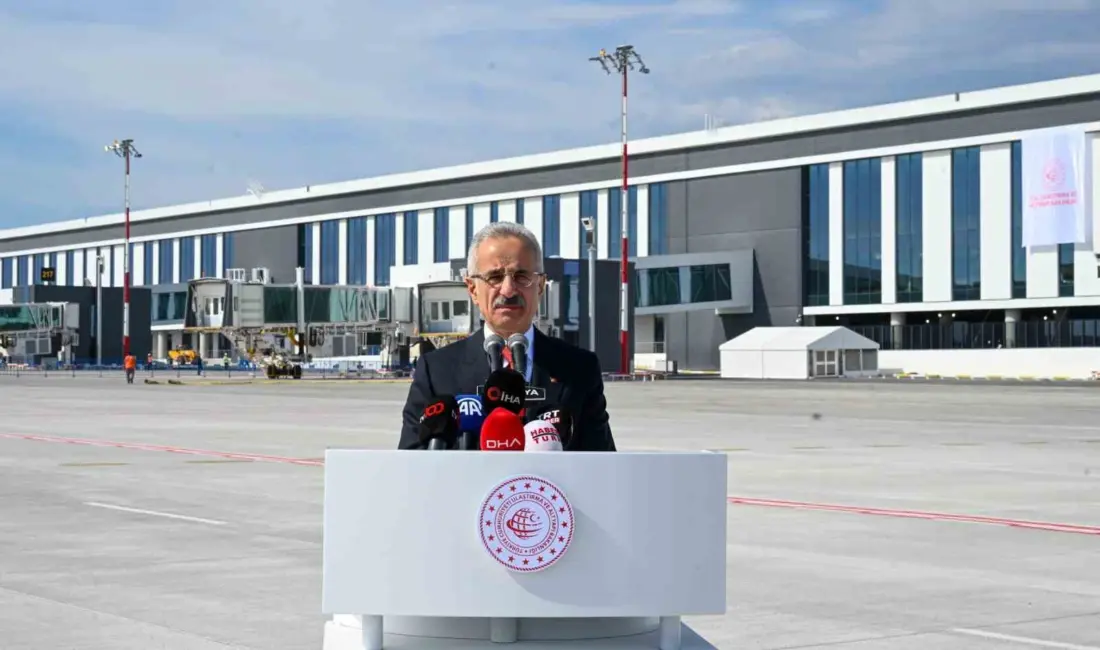 Ulaştırma ve Altyapı Bakanı Abdulkadir Uraloğlu, “Atatürk Olimpiyat Stadyumunun seyirci