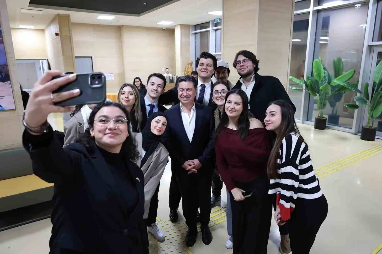 Muğla Gençlik Meclisi tarafından gerçekleştirilen buluşmada Gençlik Meclisi’nin yapısı ve