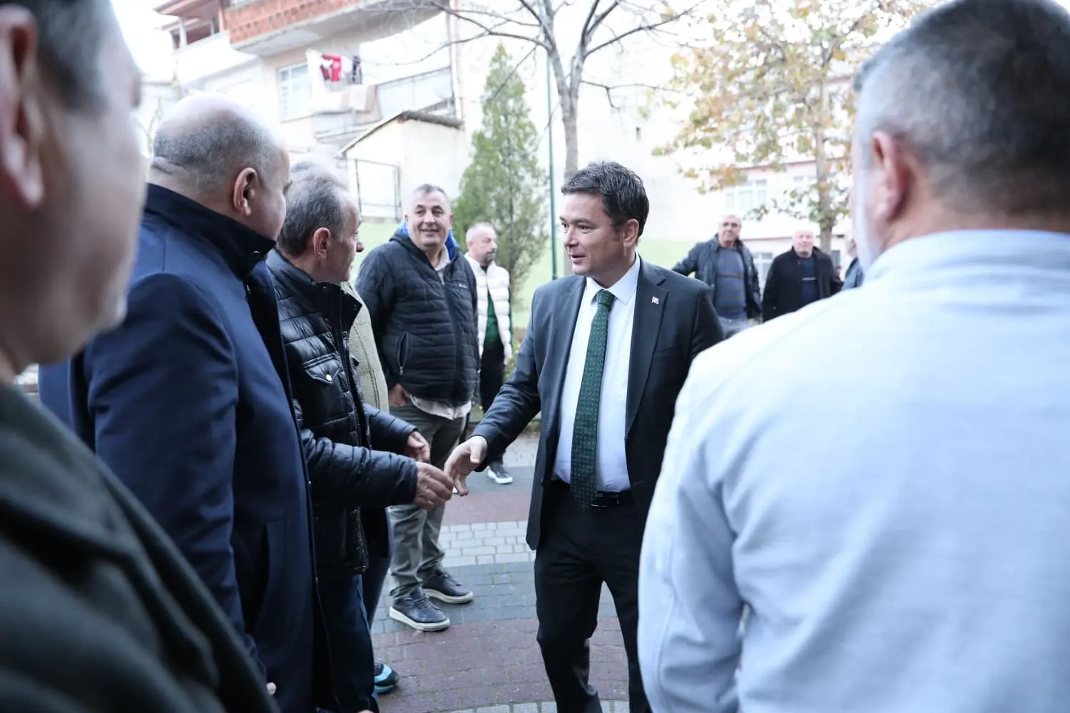 Osmangazi İlçesi’nde bulunan 136 mahallenin sorularını birinci ağızdan dinlemek için