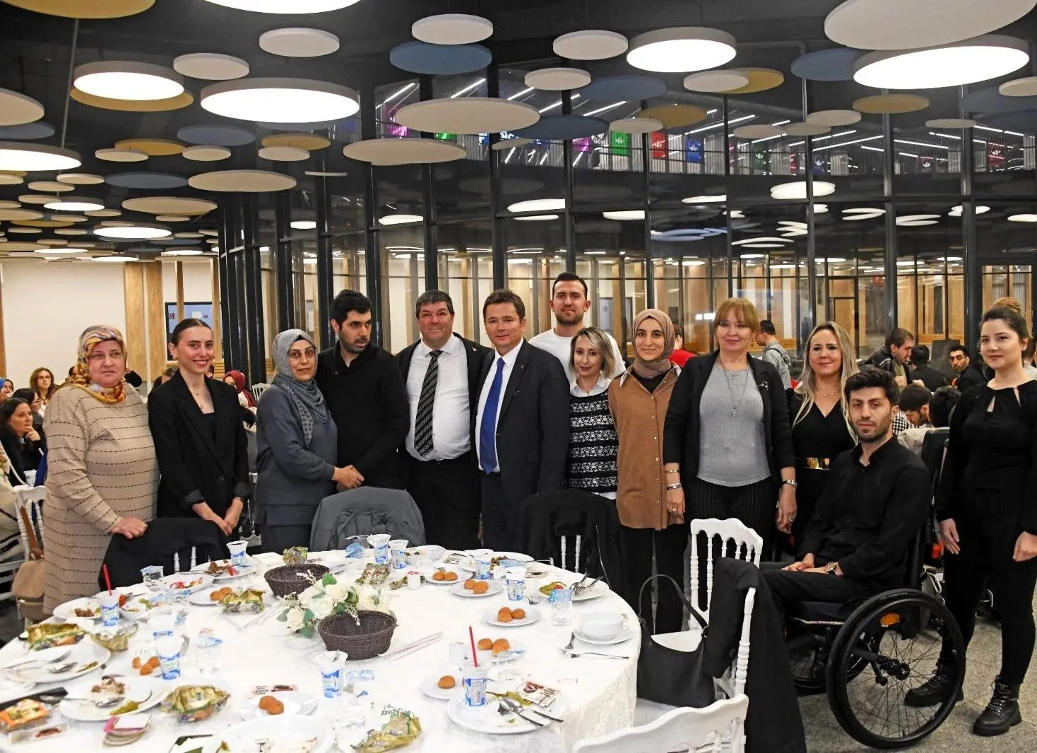 Osmangazi Belediye Başkanı Erkan Aydın, Dünya Engelliler Günü vesilesiyle yürekleri