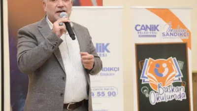 “Başkan Okulumda” programıyla ilçedeki öğrencilerle buluşmaya devam ededen Canik Belediye