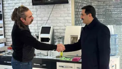 Battalgazi Belediye Başkanı Bayram Taşkın, İnönü Caddesi’nde esnaf ve vatandaşlarla