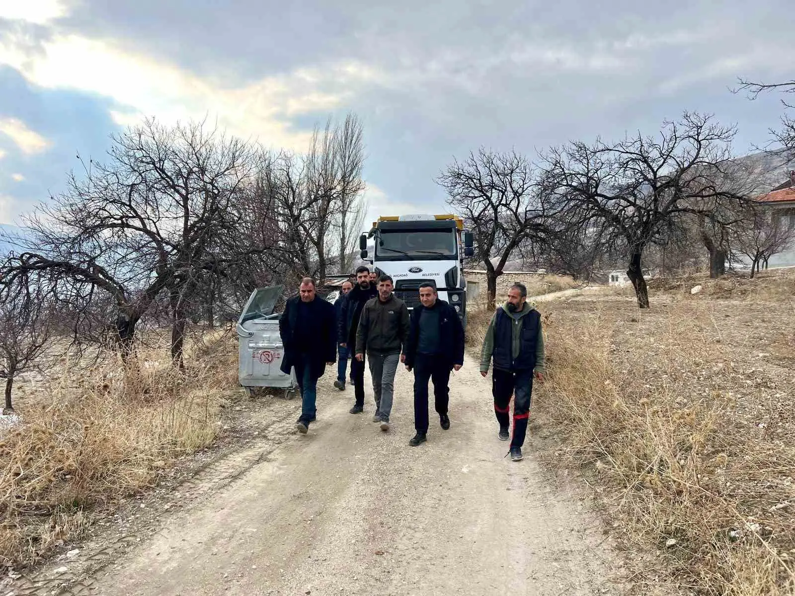 Akçadağ Belediye Başkanı Hasan Ulutaş, ilçeye bağlı kırsal mahallelerde yürütülen