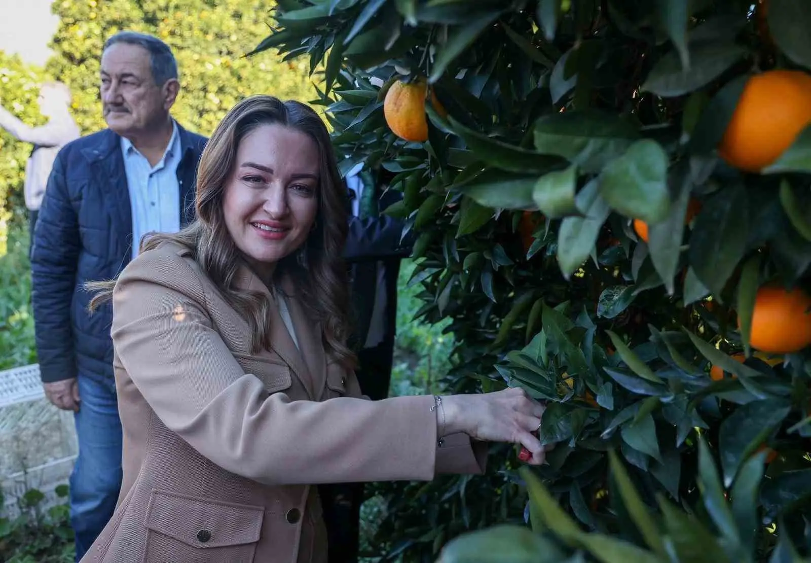 Antalya Büyükşehir Belediyesi Başkan Vekili Büşra Özdemir, Finike’de ziyaretlerde bulundu.