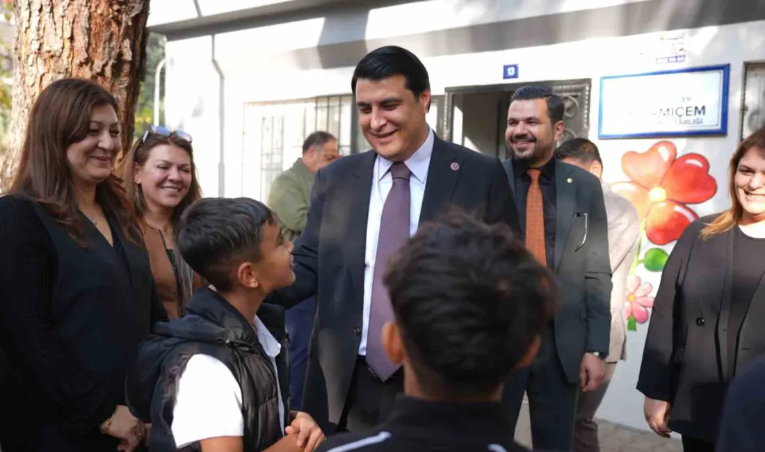 Şehitkamil Belediye Başkanı Umut Yılmaz, sabahın erken saatlerinde başladığı mahalle