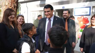 Şehitkamil Belediye Başkanı Umut Yılmaz, sabahın erken saatlerinde başladığı mahalle