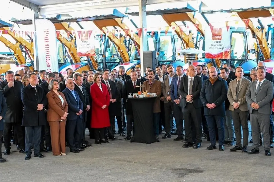 Türkiye Belediyeler Birliği (TBB) tarafından Beyağaç Belediyesine hibe edilen kamyoneti