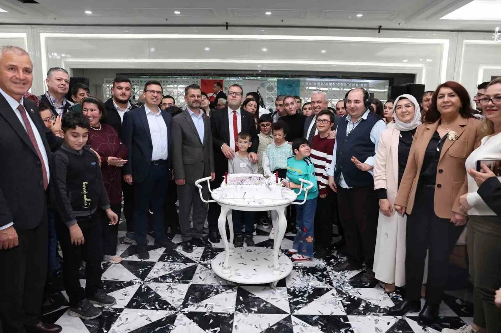 Nilüfer Belediyesi’nin düzenlediği gecede Bizim Ev Engelliler Sosyal Yaşam Destek