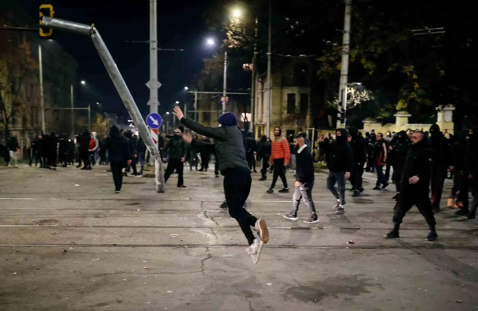Bulgaristan’da başkent Sofya İçişleri Müdürlüğü’nden yapılan açıklamada, dün on binlerce
