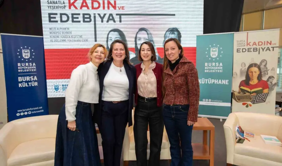 Büyükşehir Belediyesi tarafından ’Bursa Sanatla Yeşeriyor’ başlığıyla düzenlenen ’Kadın ve