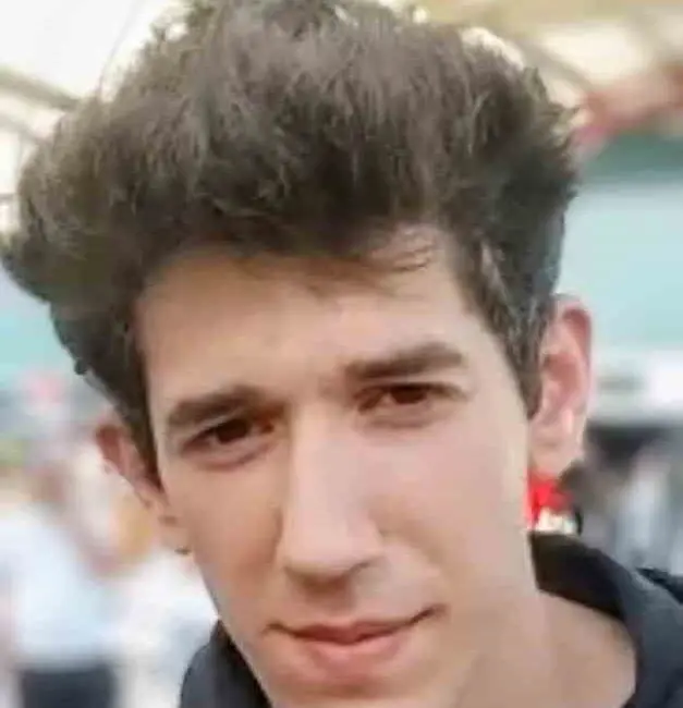 Bursa’da yaşayan 19 yaşındaki Berat Yavuz’dan 3 gündür haber alınamıyor.