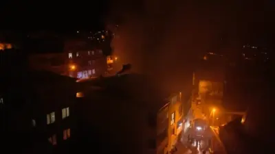 Bursa’da bir apartmanın zemin katında bulunan depoda araç aküsünden çıktığı