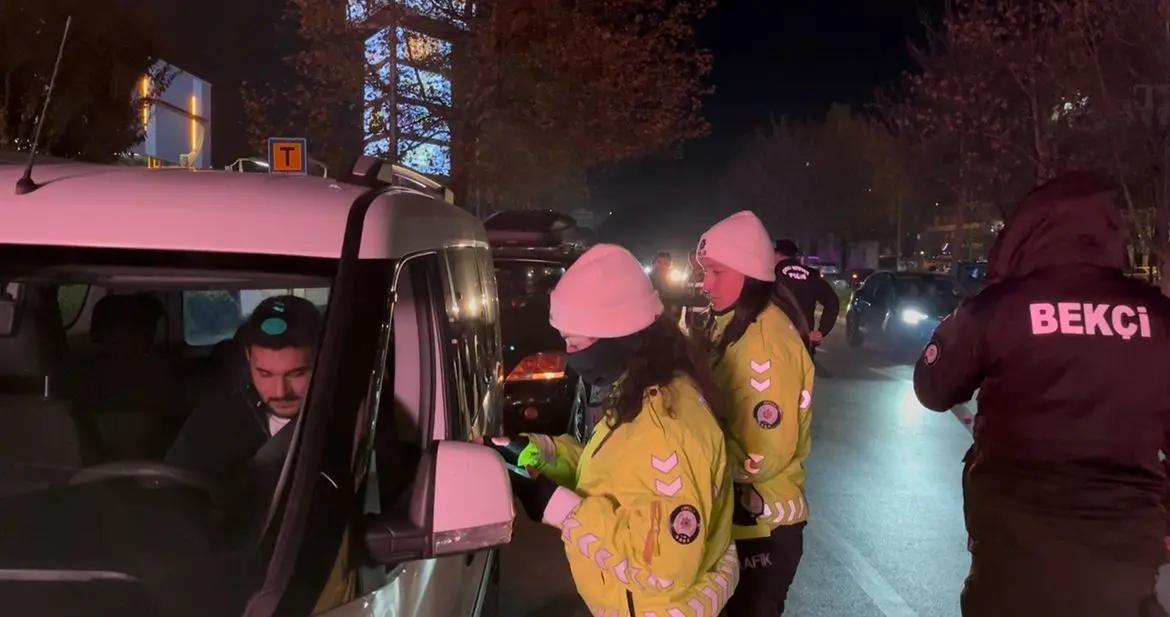 Bursa’da Nilüfer, Osmangazi ve Yıldırım ilçelerinde polis ekiplerince gerçekleştirilen asayiş