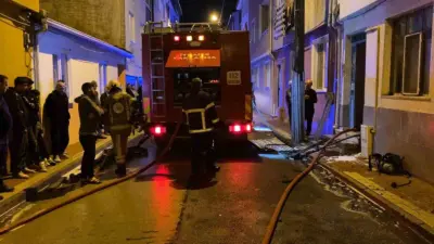 Bursa’nın İnegöl ilçesinde bulunan 2 katlı binanın çatısında yangın çıktı.