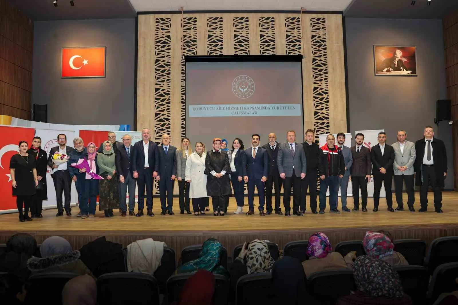 Bursa Valisi Erol Ayyıldız’ın eşi Uzman Doktor Dilek Didem Ayyıldız,