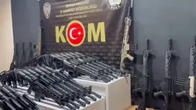 Bursa’da kaçak silah ticaretine yönelik düzenlenen operasyonda 118 ruhsatsız tüfek,