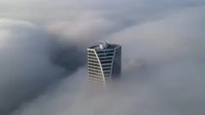 Bursa sabah saatlerinde yoğun sis etkili oldu. Kentin büyük bölümü