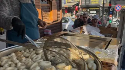 Bursa’da Taksiciler Grubu üyeleri, şehitler için düzenledikleri hayır etkinliği kapsamında