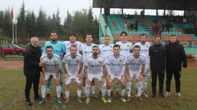 Yenişehir Belediyespor bünyesindeki futbol, voleybol ve alt yapı guruplarındaki sporcular,